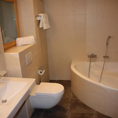 Hauts De Hv1 001 *